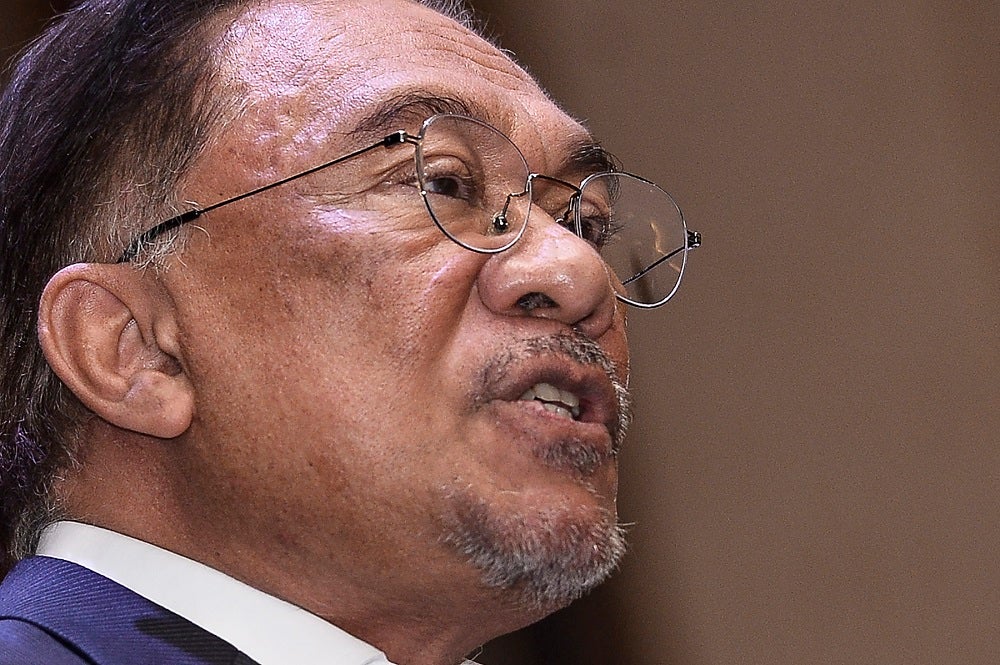 “Betrayed” Anwar Says Changes Within Government Might Start Today - World Of Buzz 2