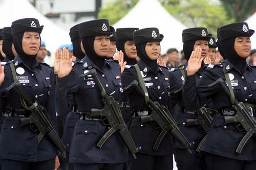 Depressed Selangor Policewoman Accused Her Superior of Mental and Physical Abuse - WORLD OF BUZZ