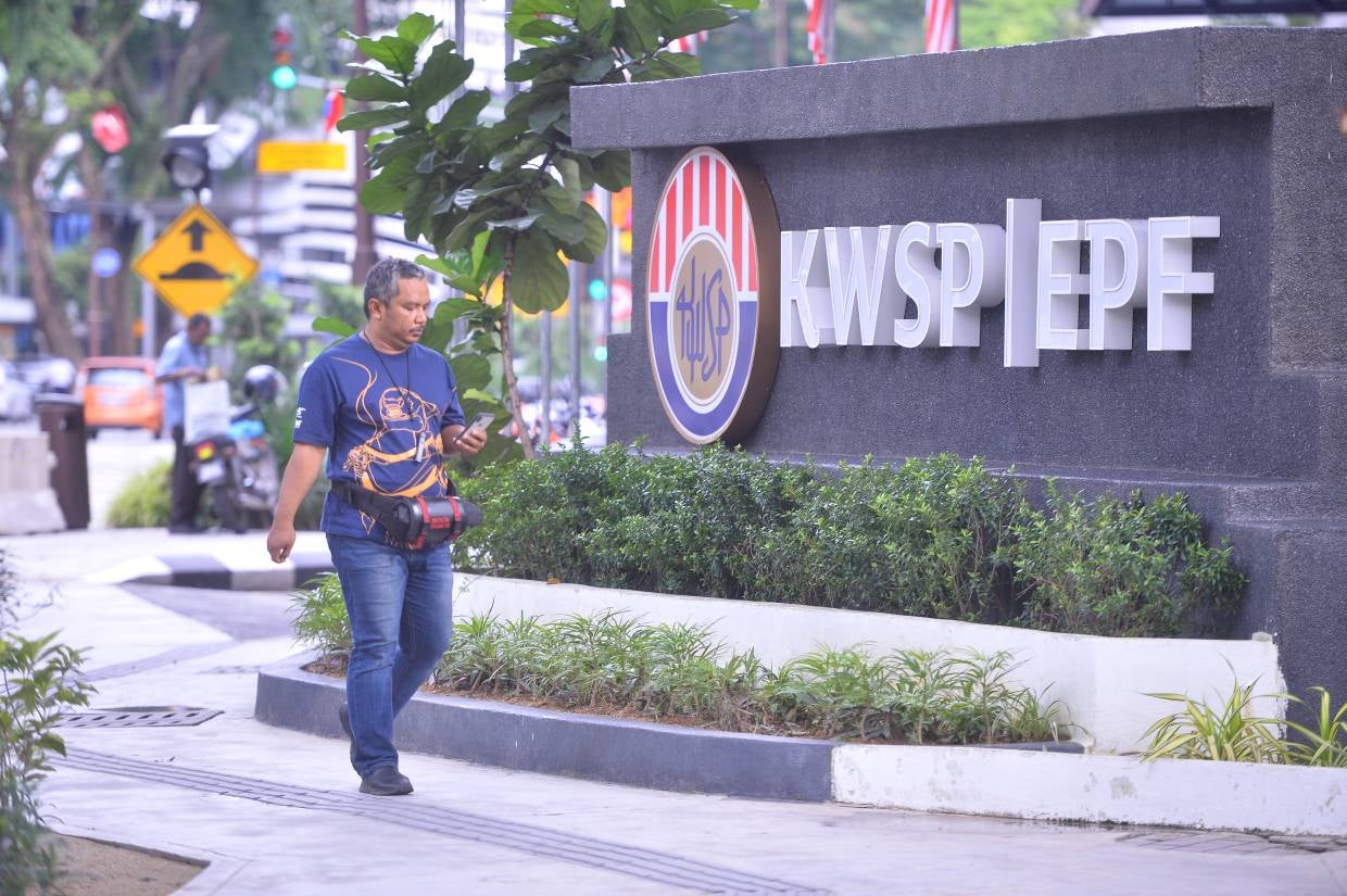 Epf Announced Lowest Dividends Since 2009 At 5.45% For Conventional Savings, 5% For Syariah - World Of Buzz 2