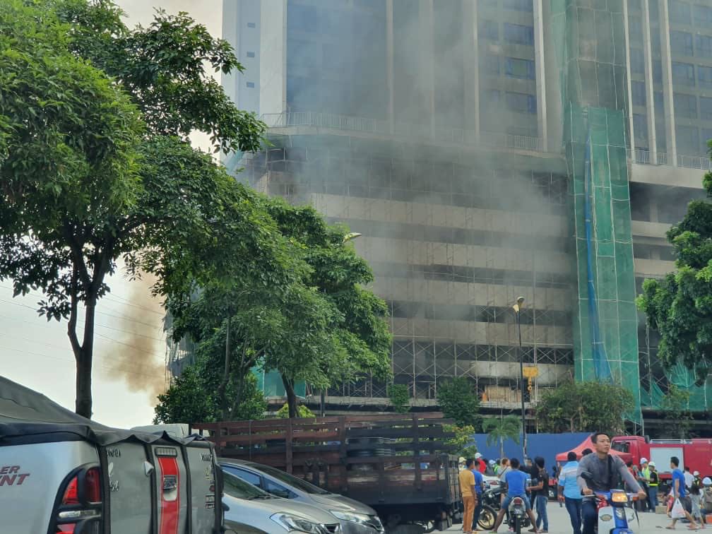 If You Saw A Fire On Your Morning Drive Today Around Sunway & Subang, This Is What Happened - WORLD OF BUZZ