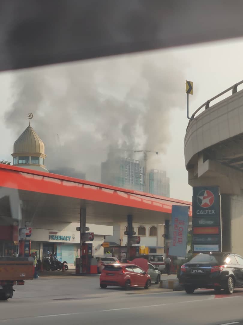 If You Saw Lots of Smoke On Your Morning Drive Around Sunway & Subang, This Is What Happened - WORLD OF BUZZ 1