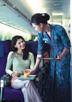 M'sian Air Stewardess Was &Quot;Inhumanely&Quot; Sacked For Being 0.7Kg Over Airline's Weight Standard - World Of Buzz 2