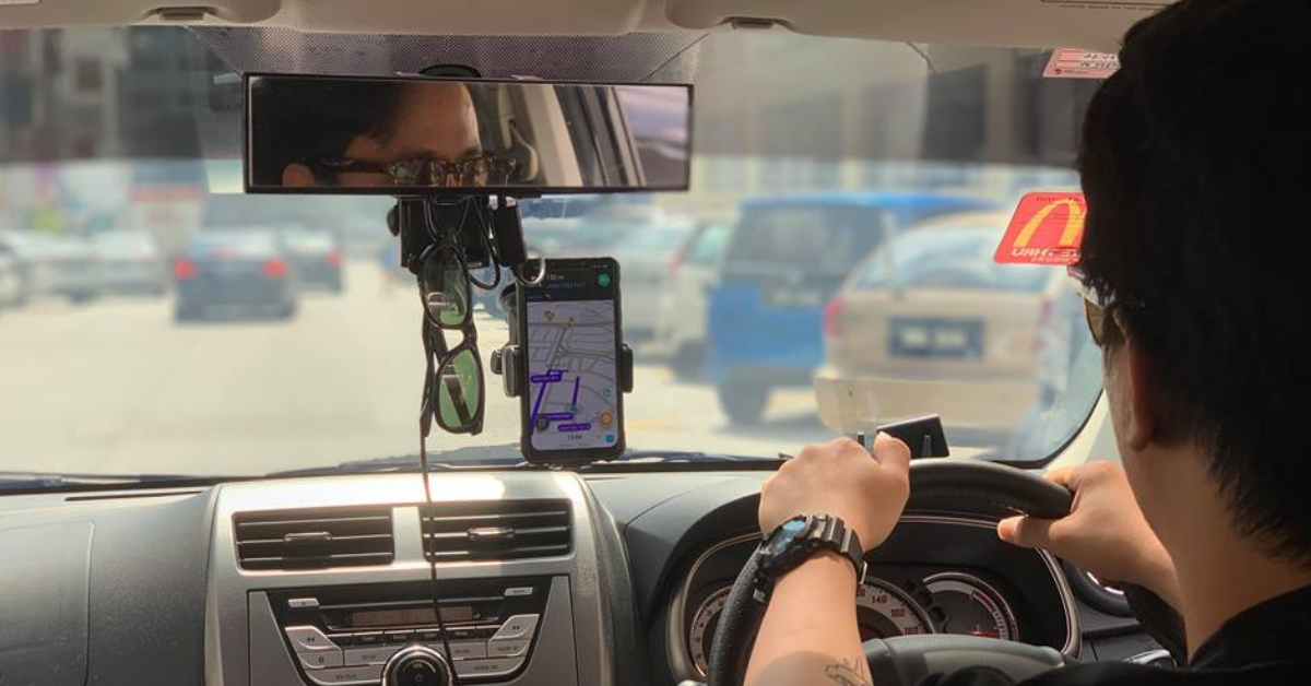 M'sian Grab Driver Finds Out His Rider Was Just Diagnosed With Cancer, Gives Rm22 Free Ride - World Of Buzz
