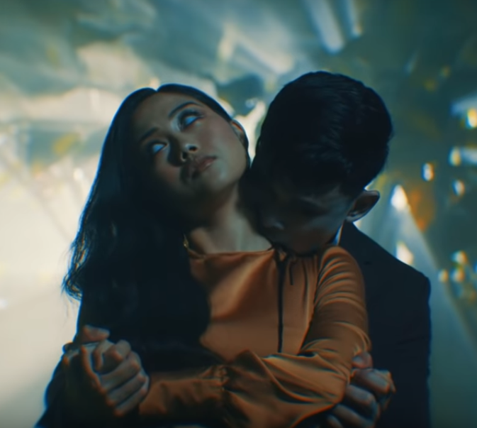 Netizens Outraged After Muslim M'sian Artist Releases Mv With A &Quot;Sensual&Quot; Scene - World Of Buzz 3