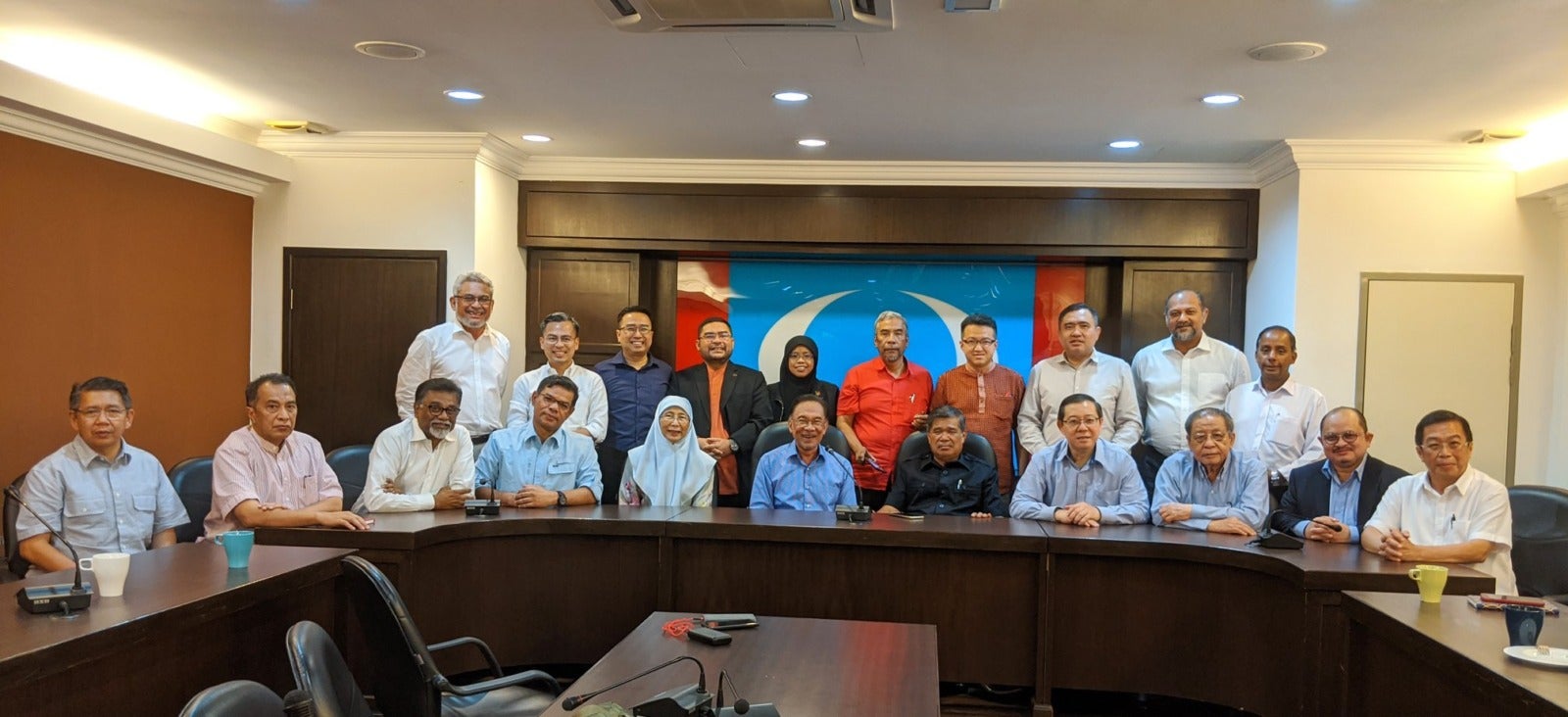 Pakatan Harapan Is Back Together Again, Forms Coalition With - WORLD OF BUZZ