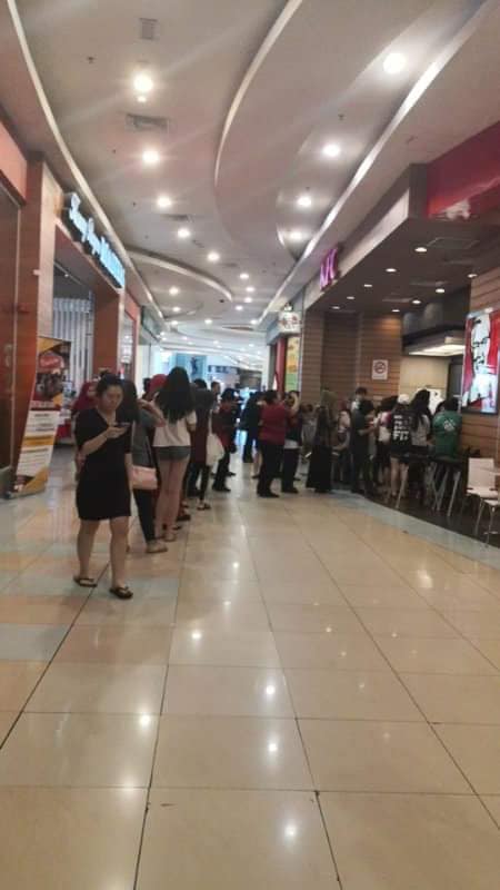 People Are Willing To Queuing For HOURS To Get KFC's One Day Only RM20 For 2 Snack Plate Deal! - WORLD OF BUZZ 3