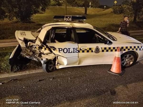 Reports Say That The Driver Was 'Not Drunk Enough' When Pummeling Into Traffic Police - WORLD OF BUZZ 1