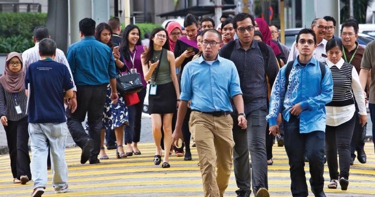 Survey: Malaysian Employees Are The Most Dissatisfied With Their Salaries In Asia - World Of Buzz 4