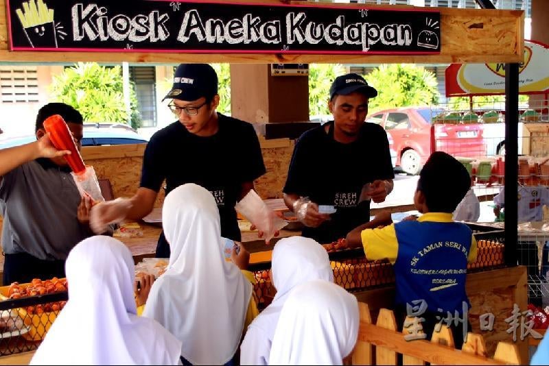 This Kedah School Canteen Looks Like It Belongs In A Hotel But The Food Costs Less Than Rm2! - World Of Buzz