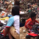 Videos Of Orang Asli Children Rummaging For Toys In Landfill Leaves Netizens Saddened - World Of Buzz 3
