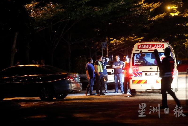 Woman In Puchong Stabbed In The Neck &Amp; Killed After Robbery At Night In Open-Air Parking Lot - World Of Buzz 1