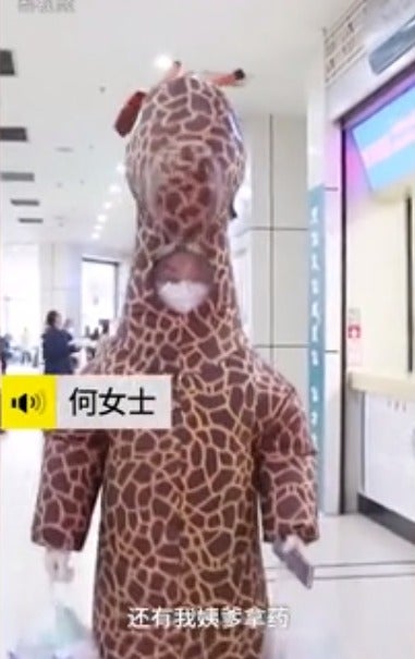 Woman Wears Full Giraffe Costume To Protect Against Coronavirus As She Couldn't Buy Face Masks - World Of Buzz 3