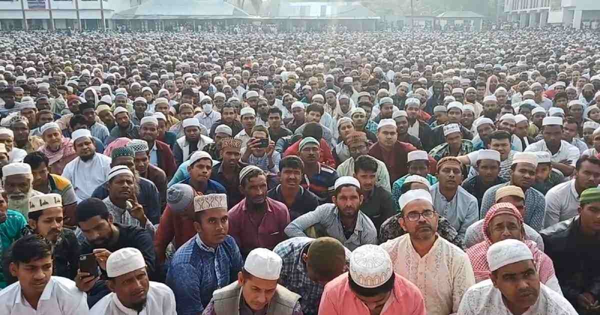 10k People Attend Covid-19 Prayer Session In Bangladesh To Recite "Healing Verses" To Get Rid of The Virus - WORLD OF BUZZ 1