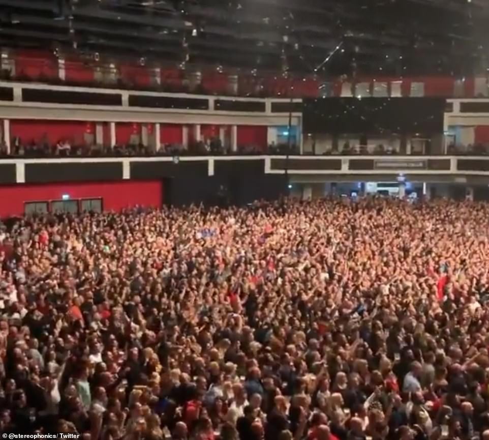 26003012 8113661 Thousands of music revellers took to Cardiff s Motorpoint Arena a 35 1584305391038