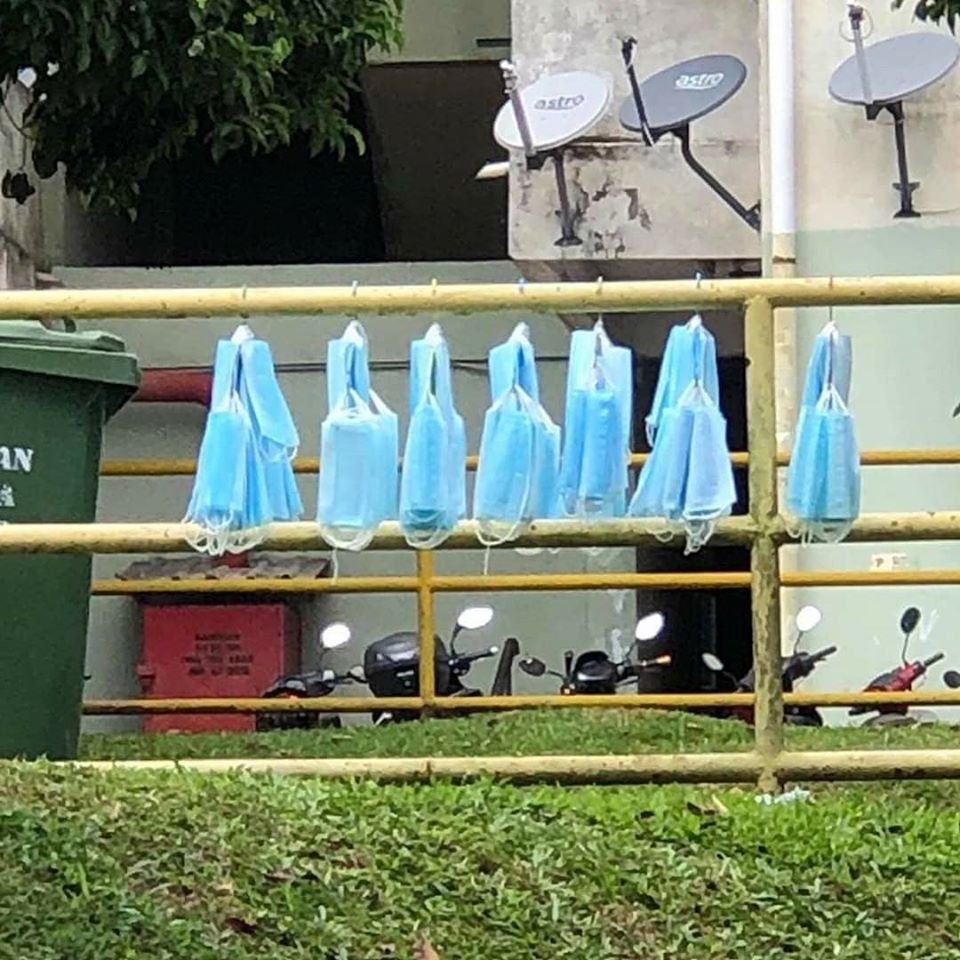 Cheras Men Allegedly Collecting Used Face Masks To Wash & Dry, Before Selling Them To Other People - WORLD OF BUZZ 3