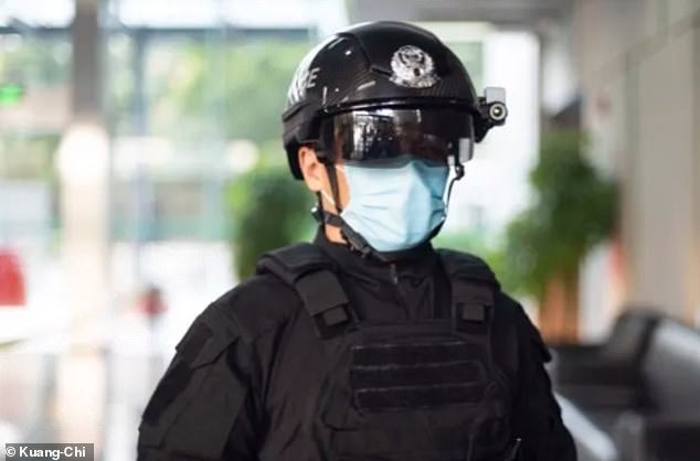 Chinese Police Are Now Wearing Super A.I Helmets That Can Check Temperature Within 5m - WORLD OF BUZZ 1