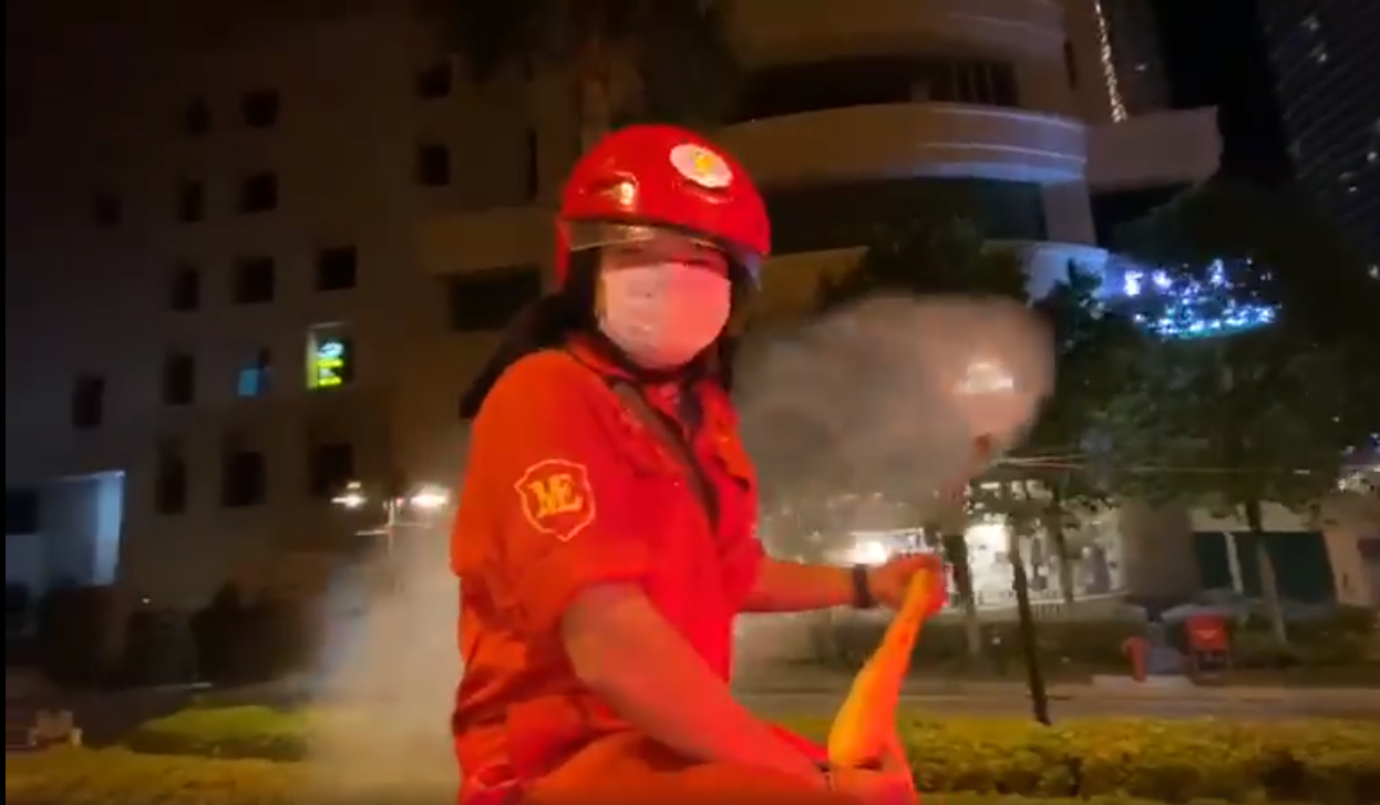 Hardworking M'sian Firemen Voluntarily Stay Out Till 1 In The Morning To Disinfect Penang's Streets - WORLD OF BUZZ
