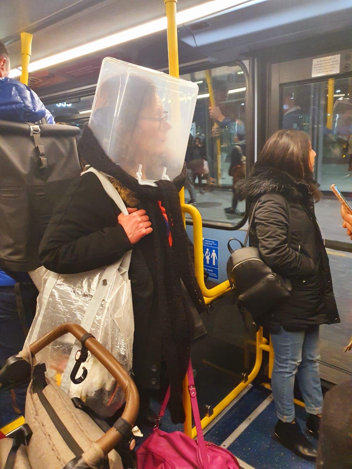 Hilarious Photos Shows Creative Ways Londoners Use to Avoid Being Infected with Covid-19 - WORLD OF BUZZ 3