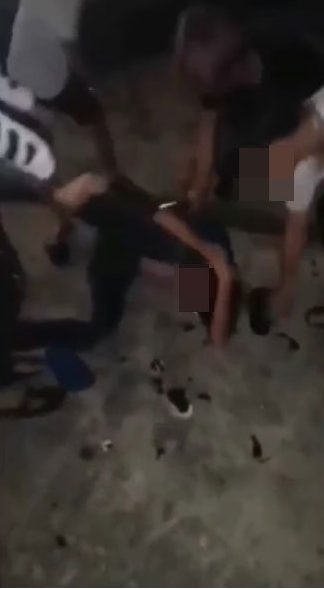 Johor Man Gets Beaten &Amp; Had His Genitals Burned By Angry Mob After 16Yo Girl Claims He Raped Her - World Of Buzz 7