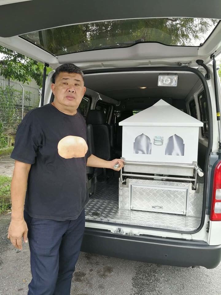Kind Chinese Uncle Offers Free Use Of Funeral Van For Poor Malay Families Who Can't Afford It - WORLD OF BUZZ 2