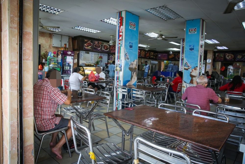 M'sians Still Going Out To Restaurants To Eat Despite Rising Risk Of Spreading Covid-19 Infection - World Of Buzz 1
