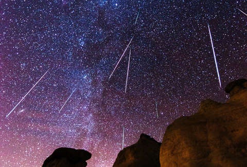 M'sians Will Be Able To See 8 Meteor Showers in 2020! Here Are The Dates To Look Out For - WORLD OF BUZZ 2