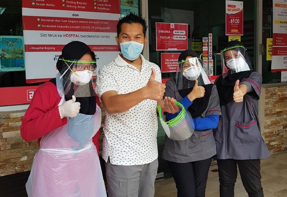 M'sians With 3D Printers Are Helping To End Short Supply of Face Shields in Hospitals from Home - WORLD OF BUZZ 2