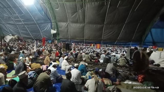 Nearly 9,000 PEOPLE Ignore Covid-19 Risk To Attend Another Religious Gathering In Indonesia - WORLD OF BUZZ 4