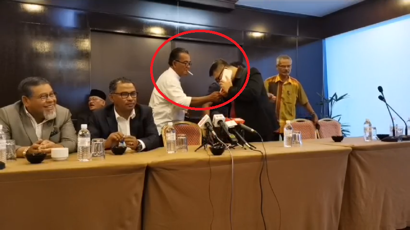 New Melaka State Govt Members Openly Smoke Cigarettes In Smoke-Free Zone Hotel During Conference - WORLD OF BUZZ