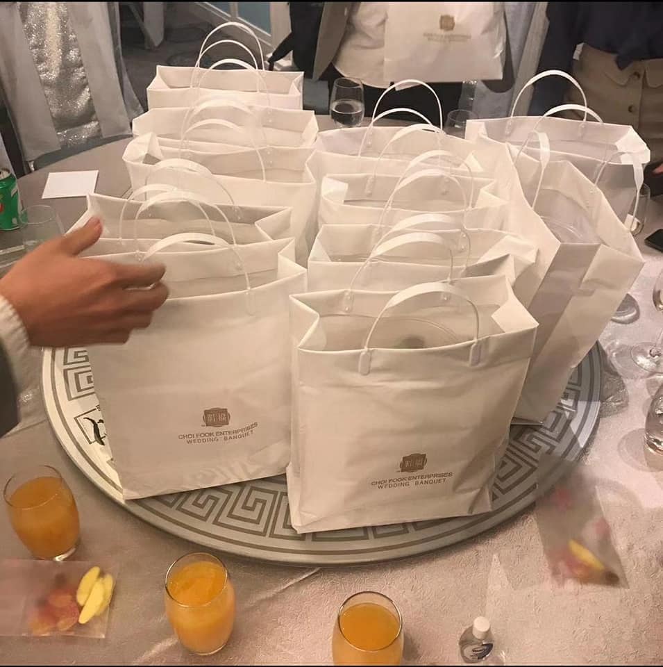 Newlyweds Decide to Give Tapau Bags to Guests At Wedding Banquet To Reduce Covid-19 Risk - WORLD OF BUZZ