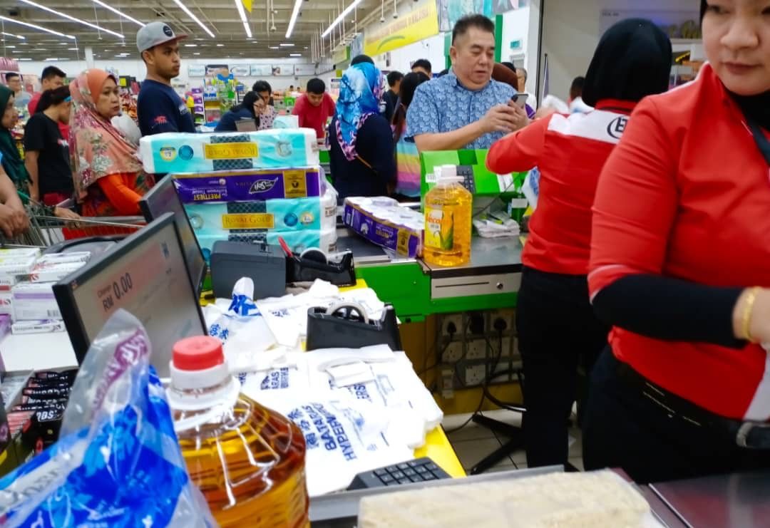 Sabahans Are Already Stocking Up Daily Necessities Amidst Covid-19 Pandemic - World Of Buzz