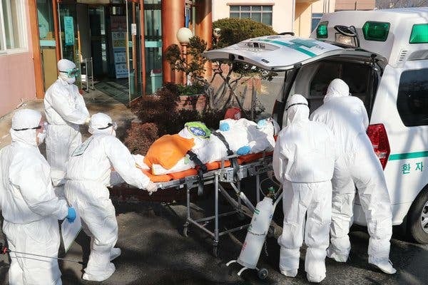 South Korea Reports Huge Surge of 516 New Coronavirus Patients, Hospitals Now Running Out of Beds - WORLD OF BUZZ 1