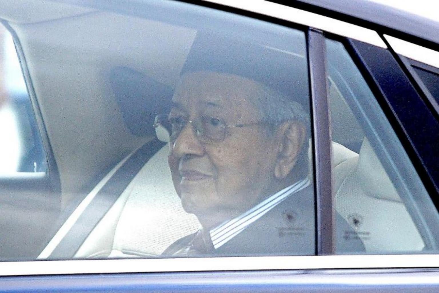 Tun M Now Under Self-Quarantine After Possible Exposure to Covid-19 From Infected MP - WORLD OF BUZZ 1