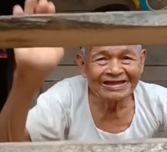 Video: 103yo Elderly Man Impregnates & Marries 27yo Woman, Because Love Really Is Blind - WORLD OF BUZZ 3