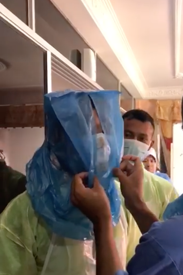 Viral Video Shows Heroic Front-Liners Using Normal Plastic Bags On Their Head For Protection - World Of Buzz 3