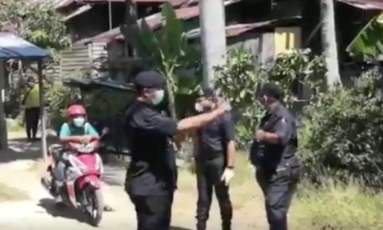 Watch: PDRM Manages To Convince A Man In Alor Star Who Went To The Tabligh Gathering To Go For Testing - WORLD OF BUZZ 2