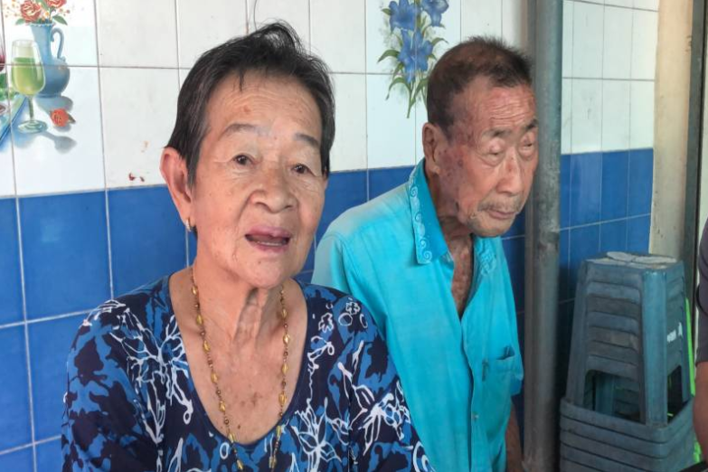 Elderly Hawker Uncle & Aunty Donates RM152,000 of Their Savings To Thai Hospitals - WORLD OF BUZZ 3