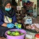 M'Sian Woman Sells Mango Pickles To Support Her Sick Daughter - World Of Buzz