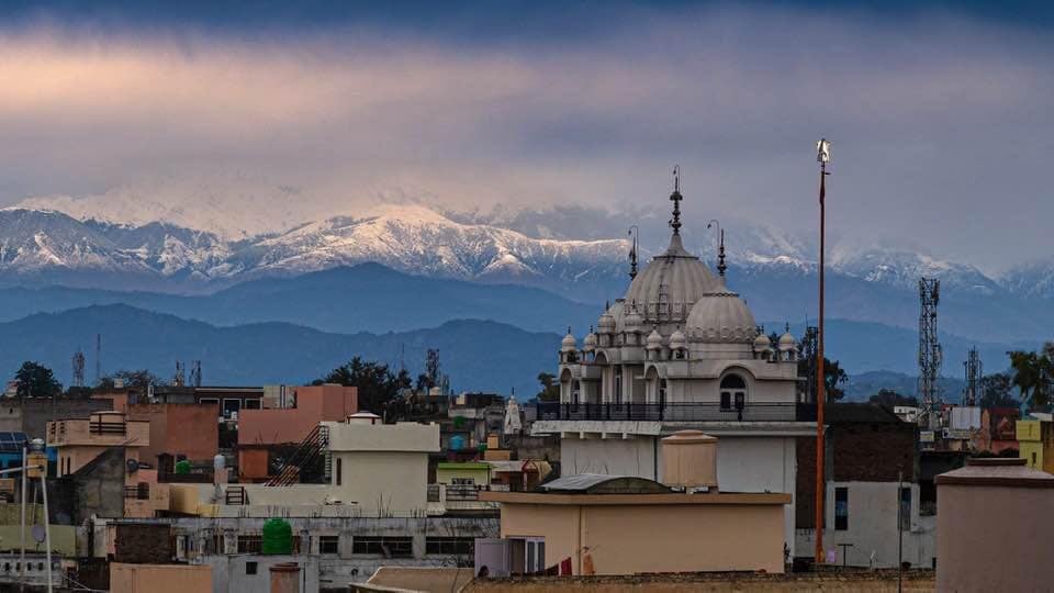 Stunning View of Himalayas Visible After 30 Years as Air Pollution in India Drops to an All-Time Low - WORLD OF BUZZ 4