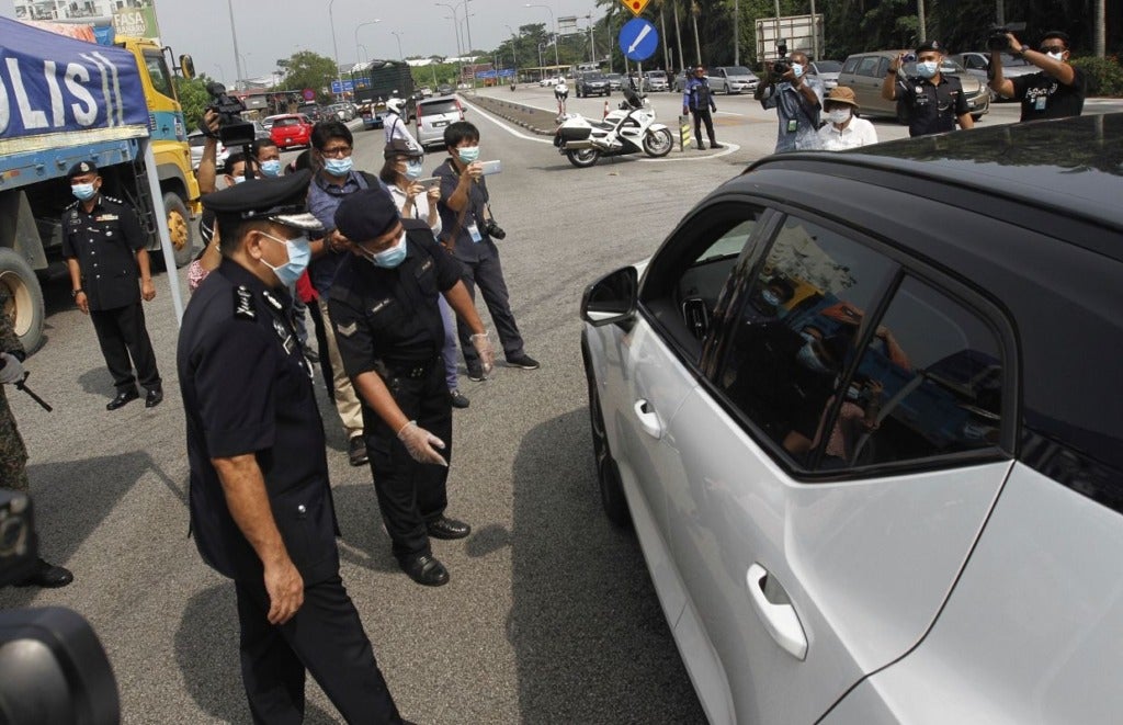 PDRM: 308 Drivers Trying To Enter Penang Ordered To Return, Some Even ...