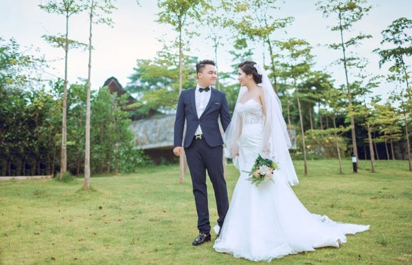 How To Prepare For An Outdoor Wedding Photoshoot