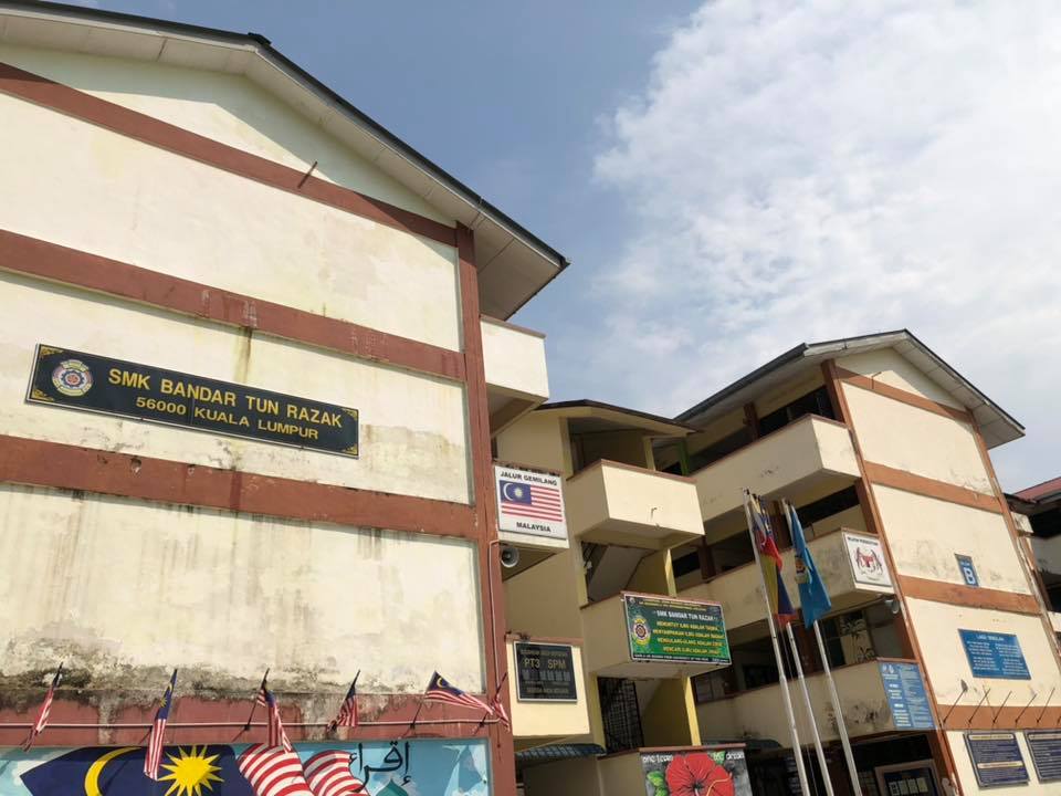 15 Year Old Student Faints Dies On First Day Back To School In Bandar Tun Razak World Of Buzz