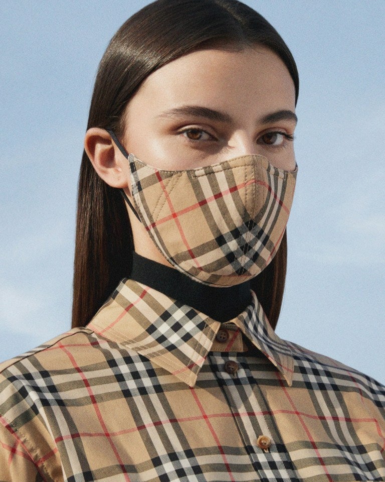 BURBERRY LAUNCHES FACE MASKS 002