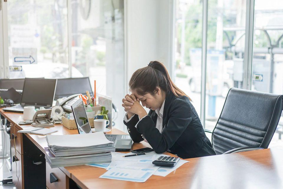 https blogs images.forbes.com louisechunn files 2019 03 Workplace Stress 25.03.19 1200x800 2