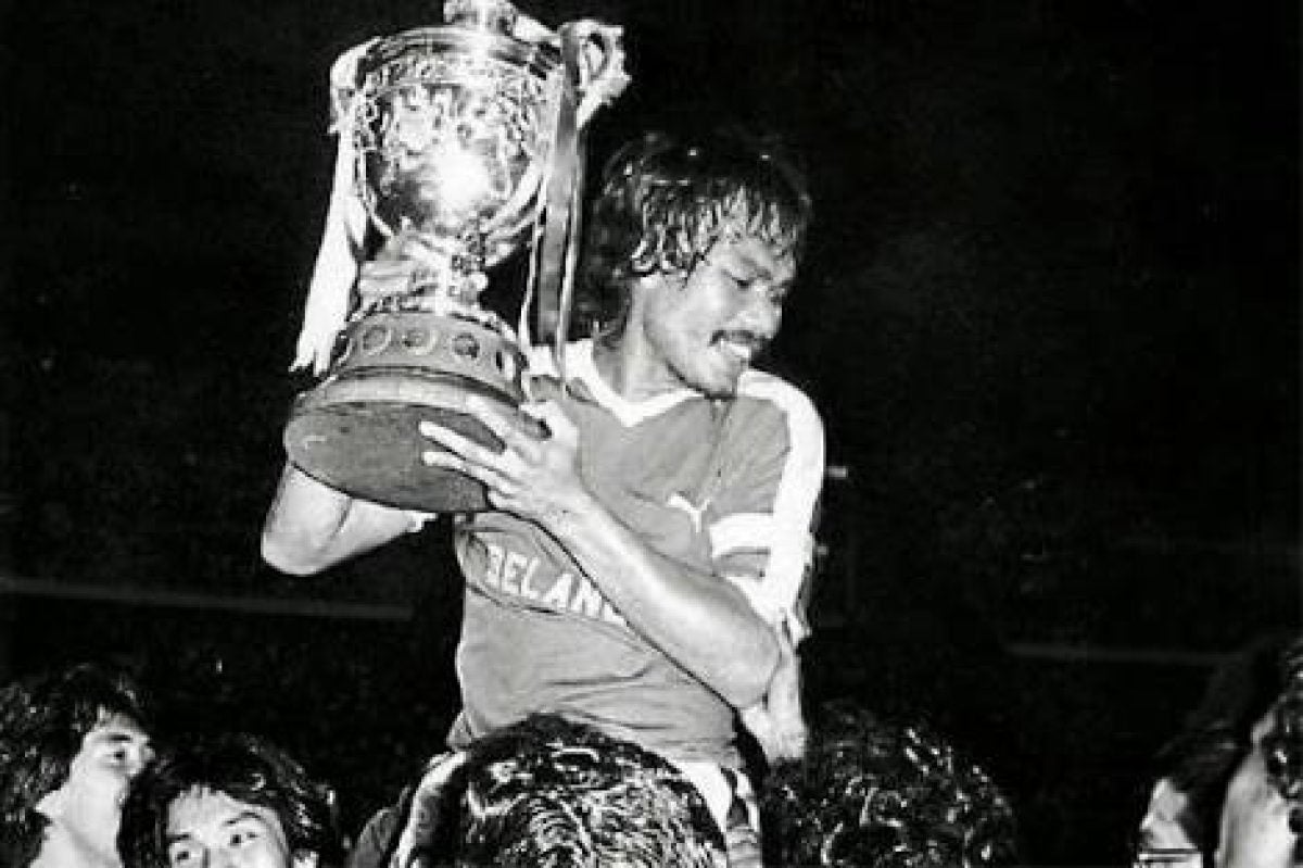 Mokhtar Dahari Malaysian Legend with Trophy