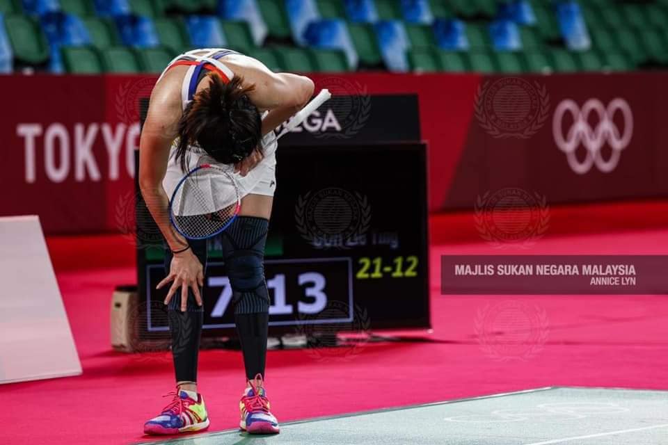 Goh Liu Ying Crouched Down During Match