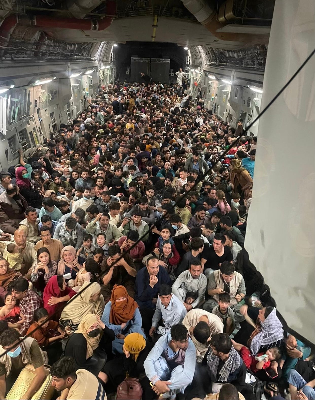 afghan refugees fleeing taliban