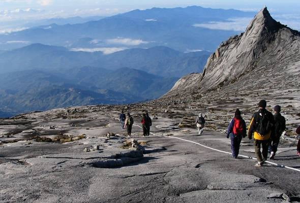 61614594379 Gunungkinabalu