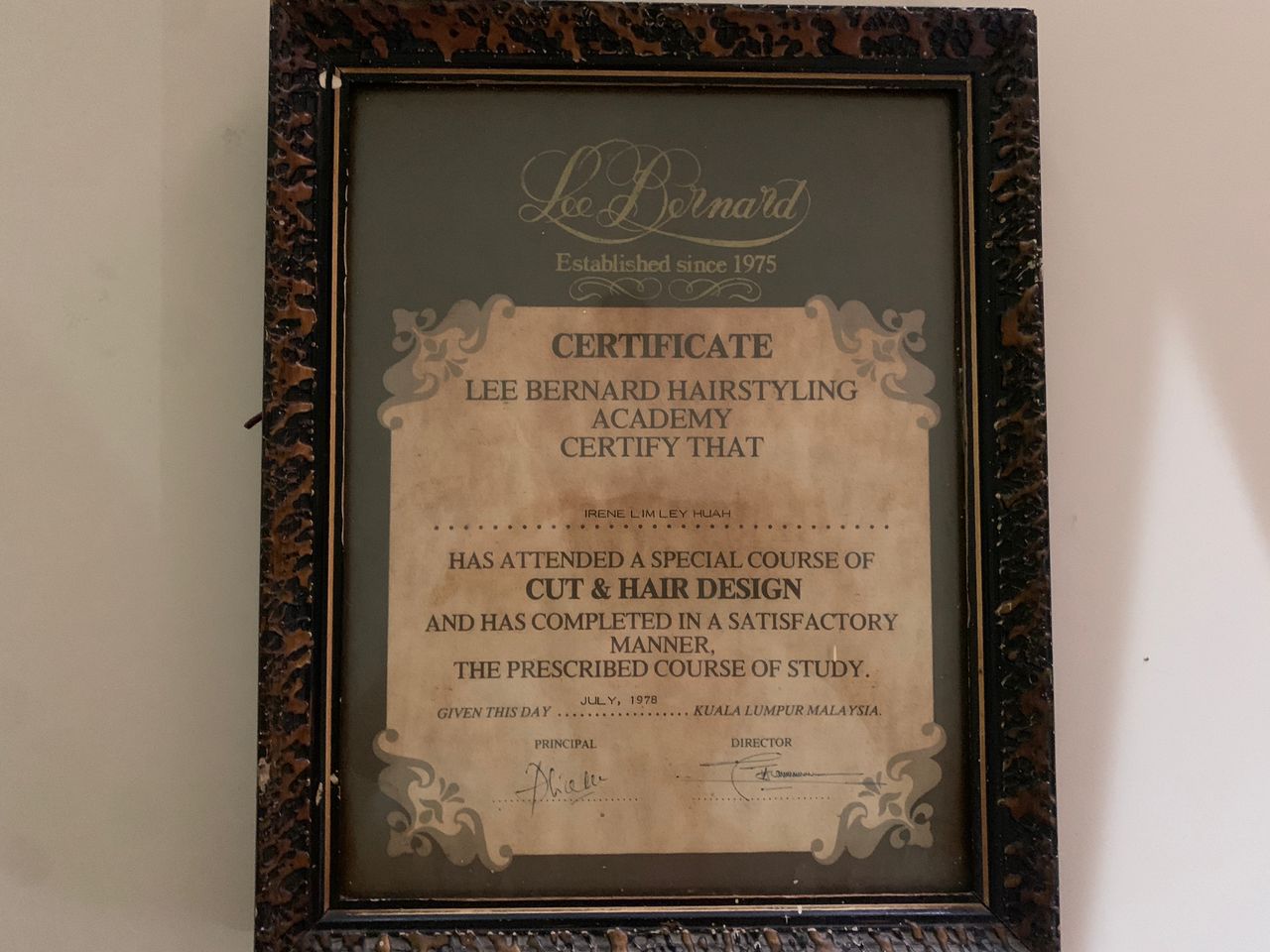 Certificate of Irene Unisex Saloon