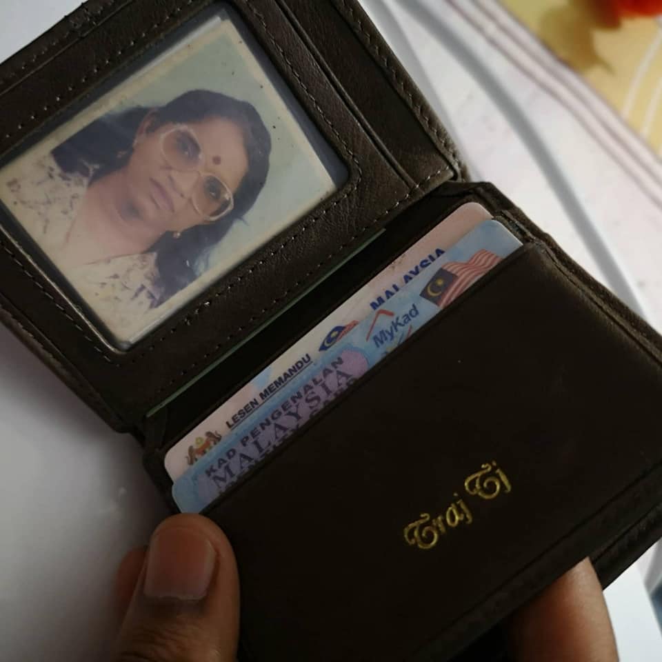 Picture Of Granma In Wallet